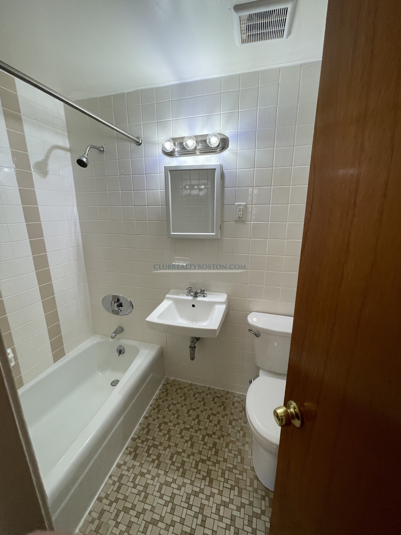 164 North Beacon St, Brighton