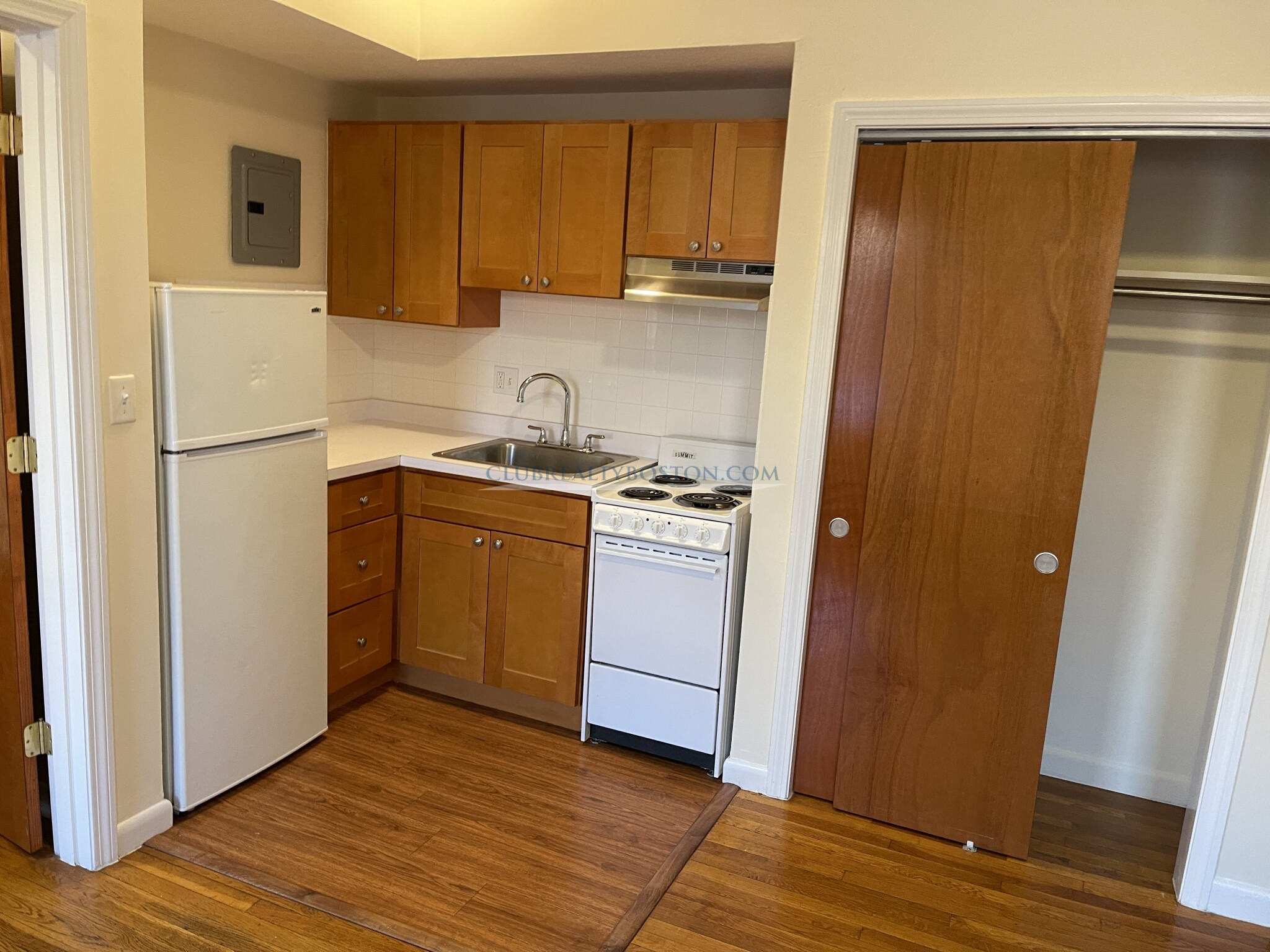 164 North Beacon St, Brighton