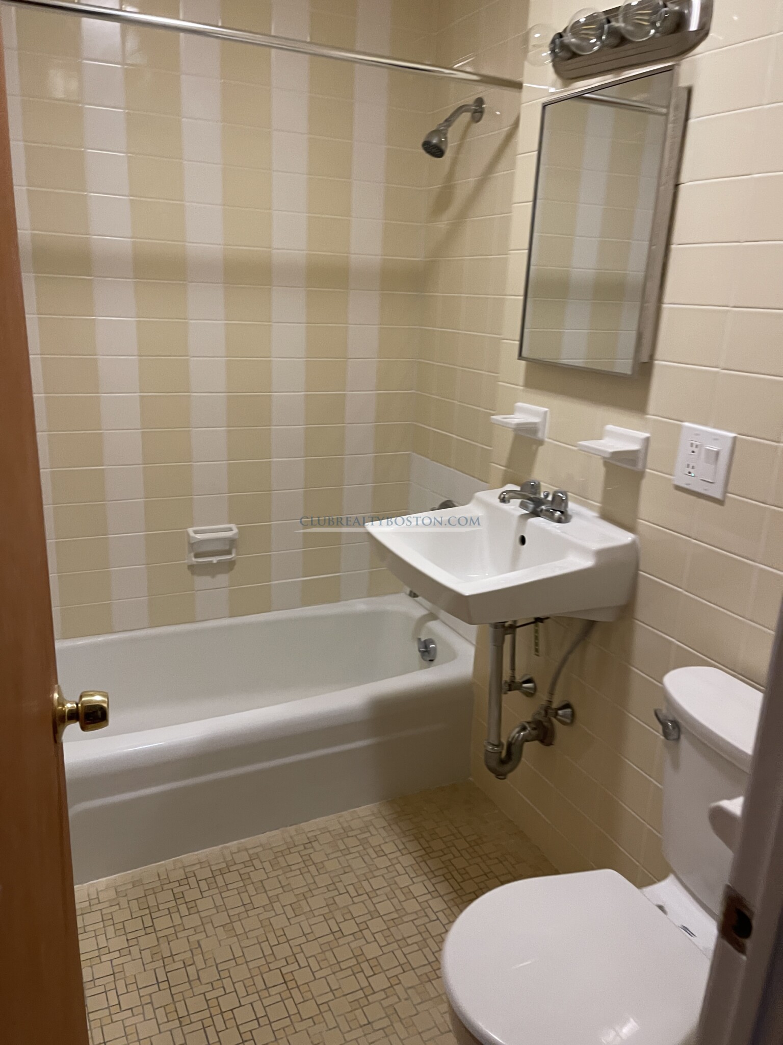 64 Brighton Ave, Allston