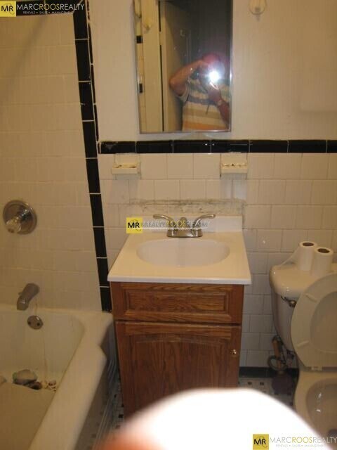 70 Strathmore Rd, Brighton