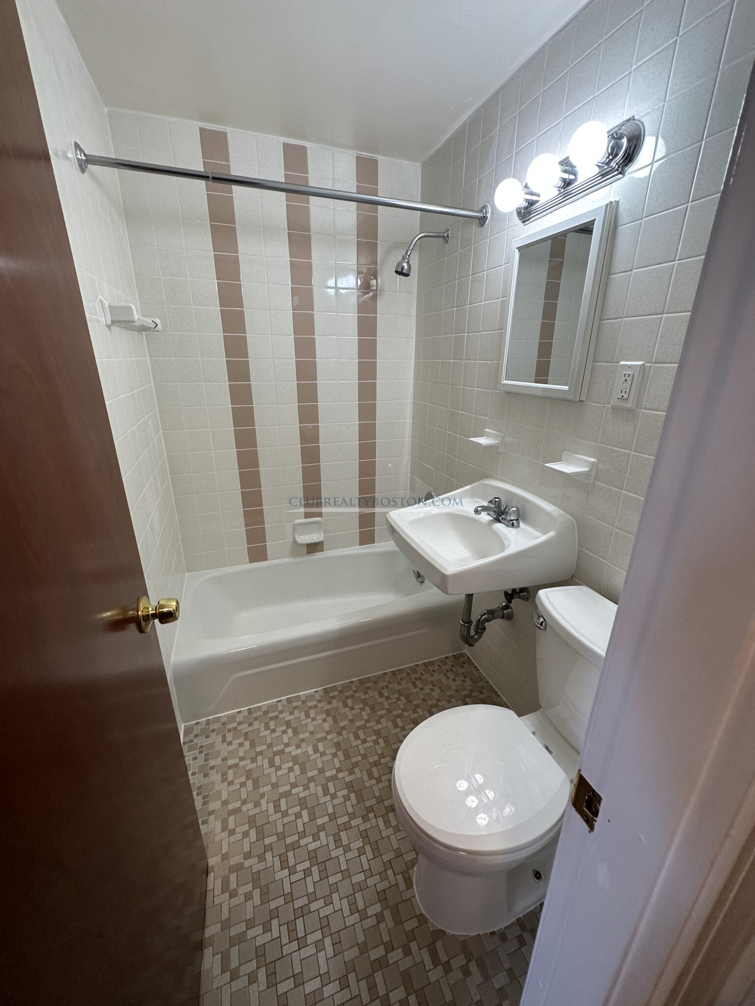 180 North Beacon St, Brighton