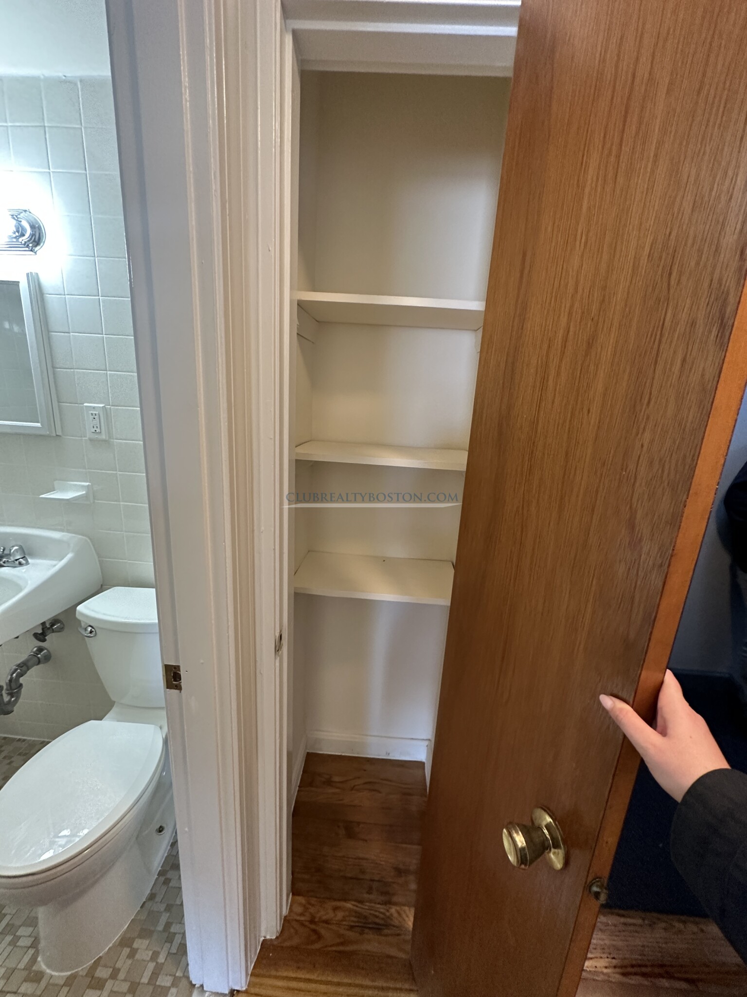 180 North Beacon St, Brighton