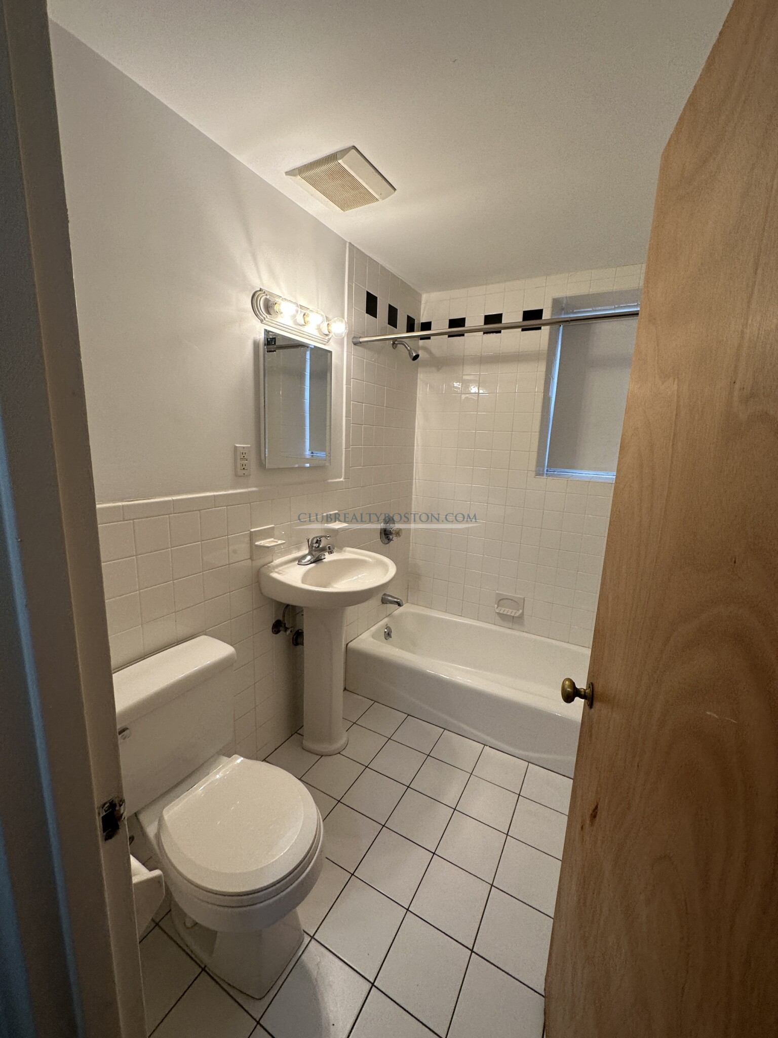 483 Centre St, Newton Corner