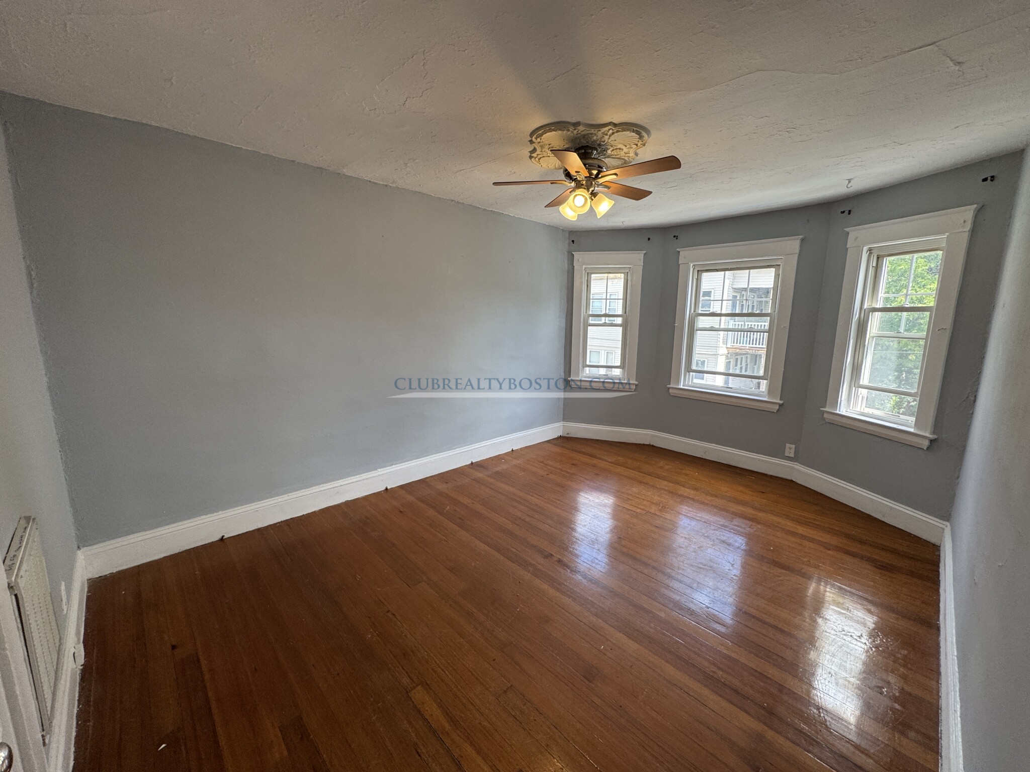 52 Montfern Ave. - 2,000USD / month