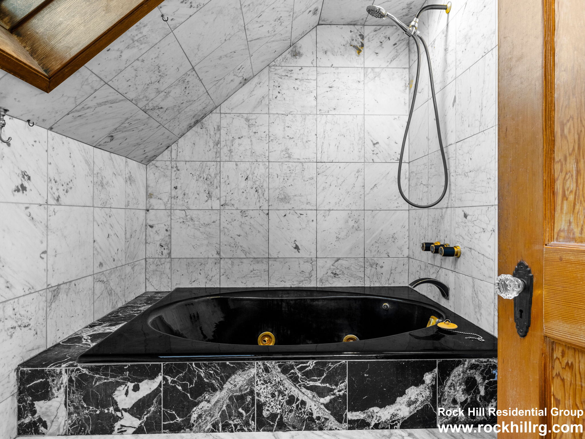 69 Breck Ave, Oak Square