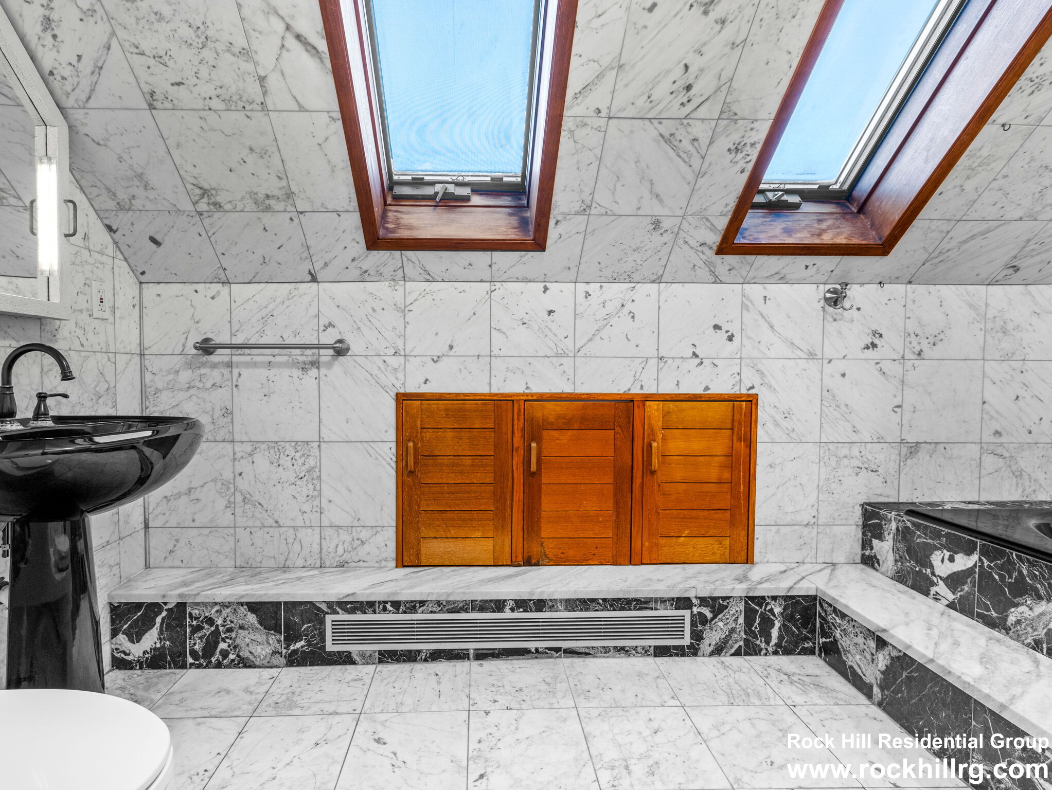 69 Breck Ave, Oak Square