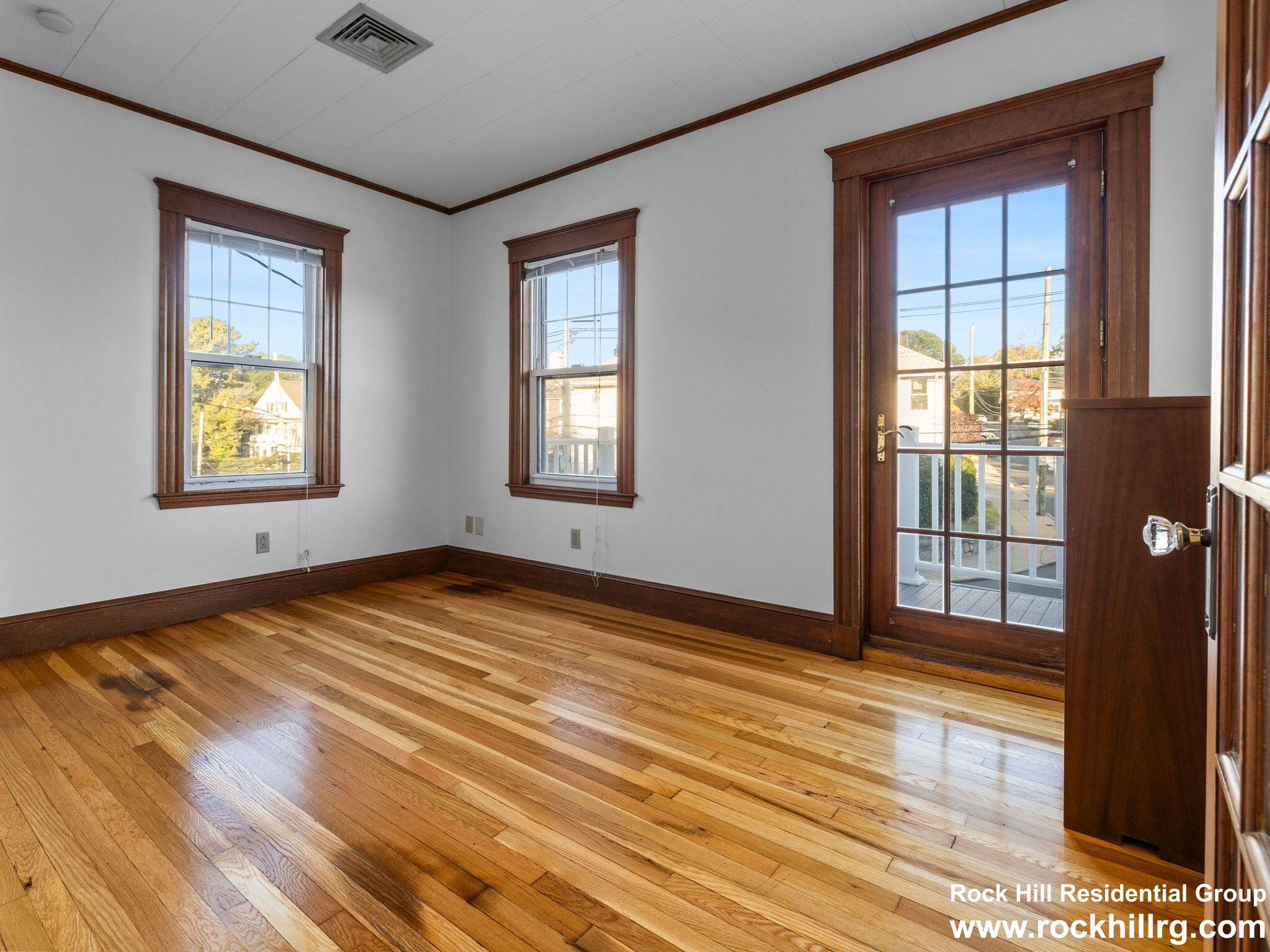 69 Breck Ave, Oak Square