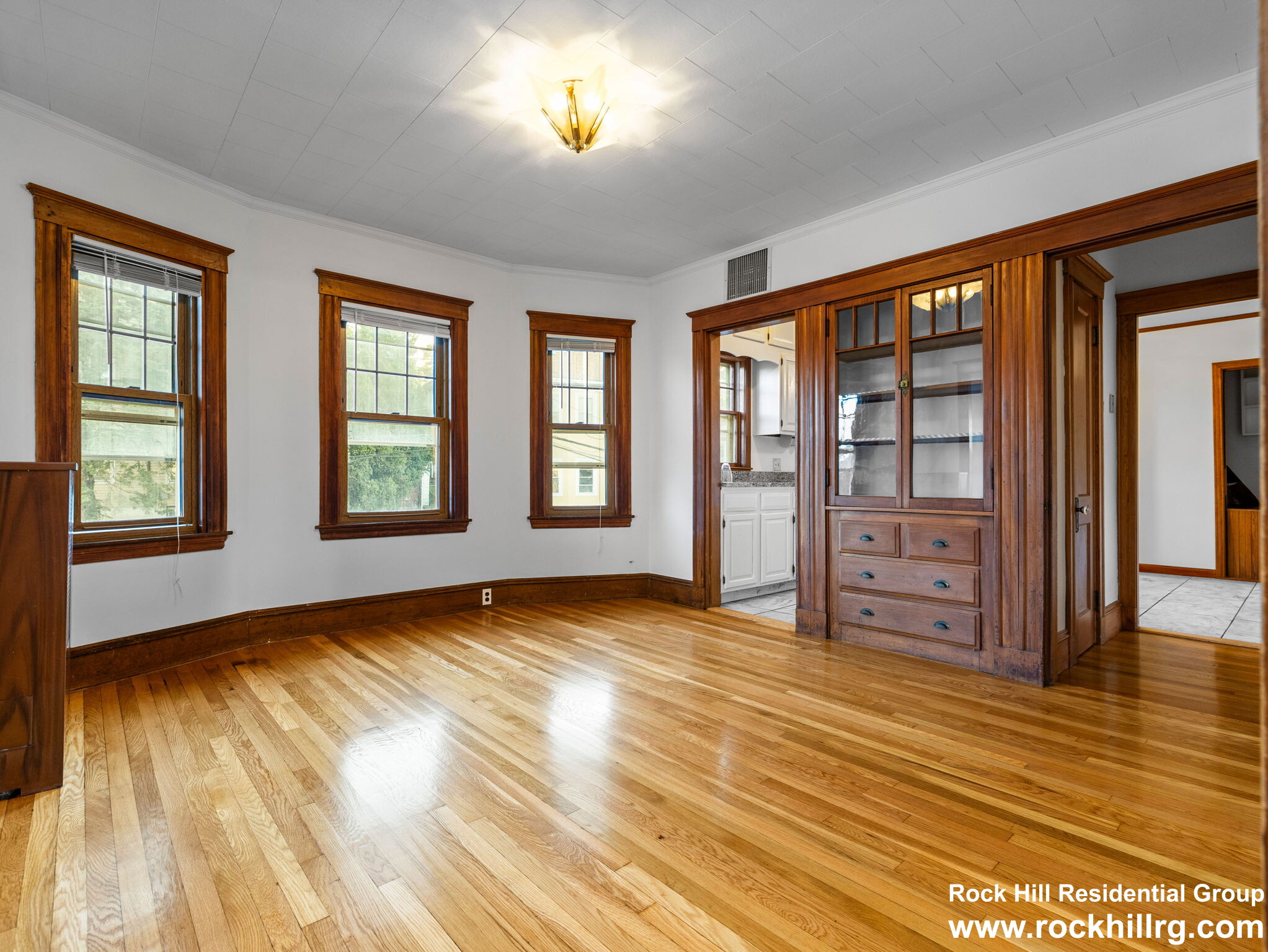 69 Breck Ave, Oak Square