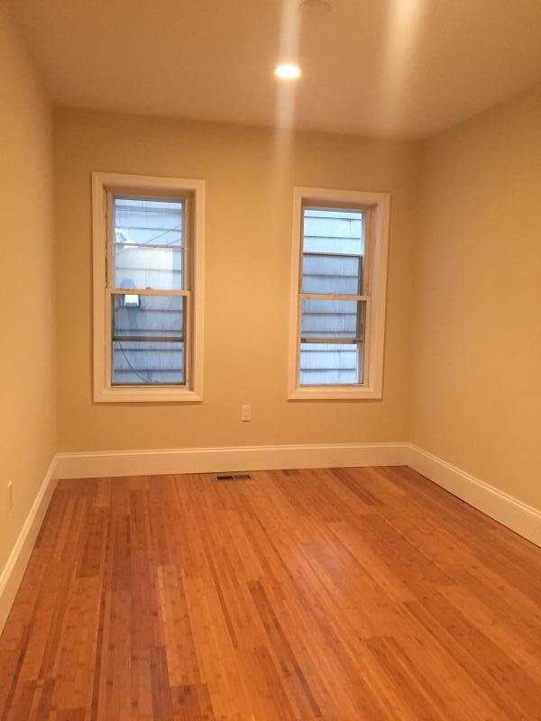 722 Saratoga St, East Boston