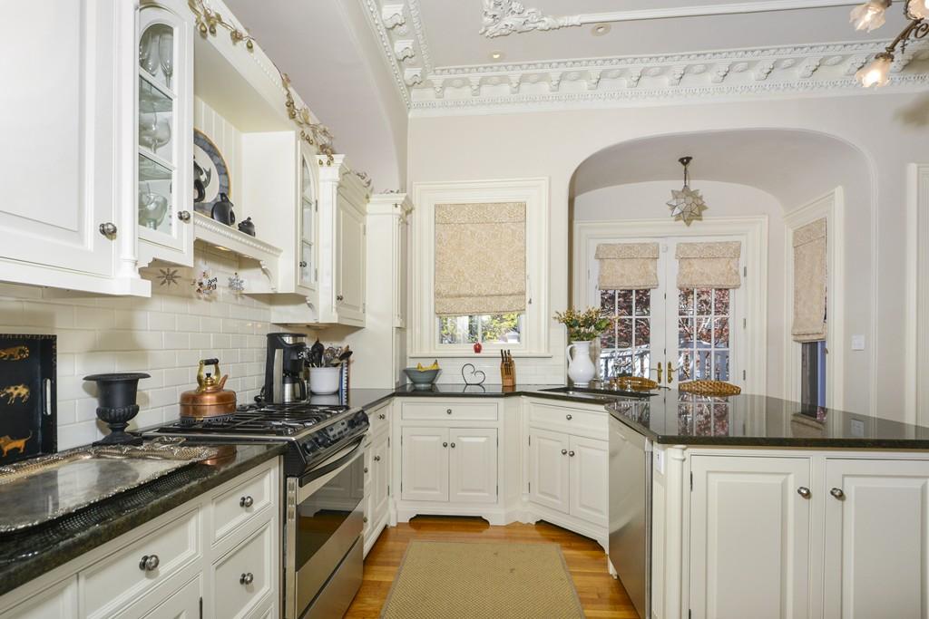 4 bed, 2 bath apartment for rent at 127 West Newton St Unit 1, South End — photo 5 of 17
