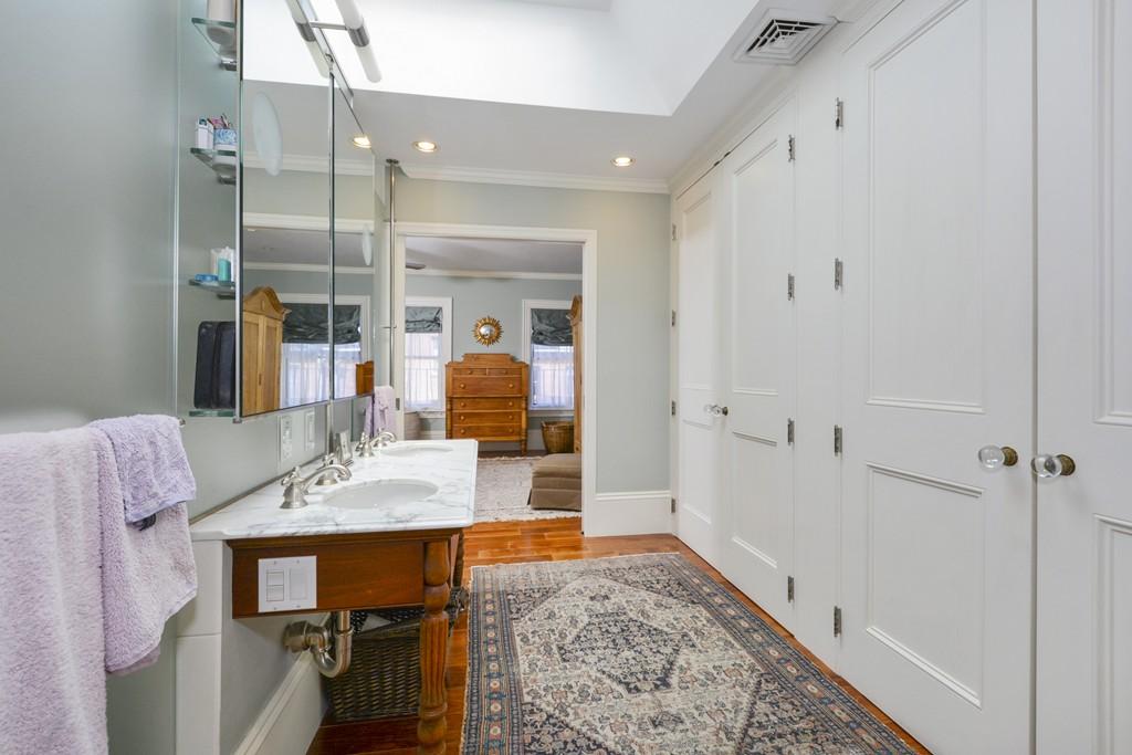 4 bed, 2 bath apartment for rent at 127 West Newton St Unit 1, South End — photo 2 of 17