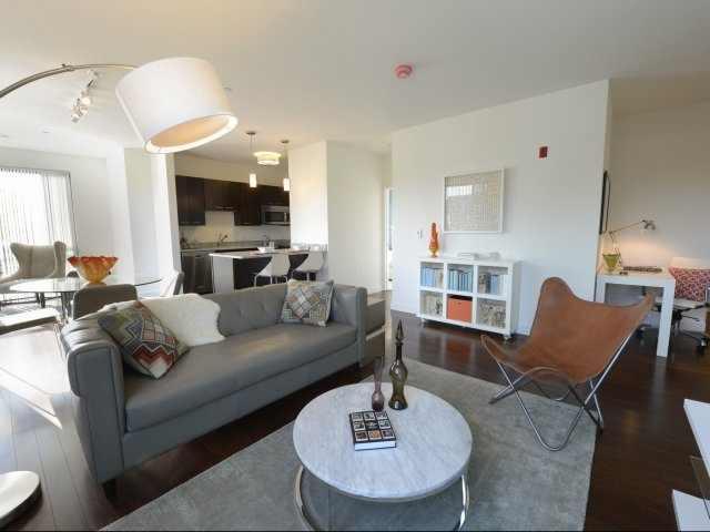 1 Maxwells Grn, Gilman Square