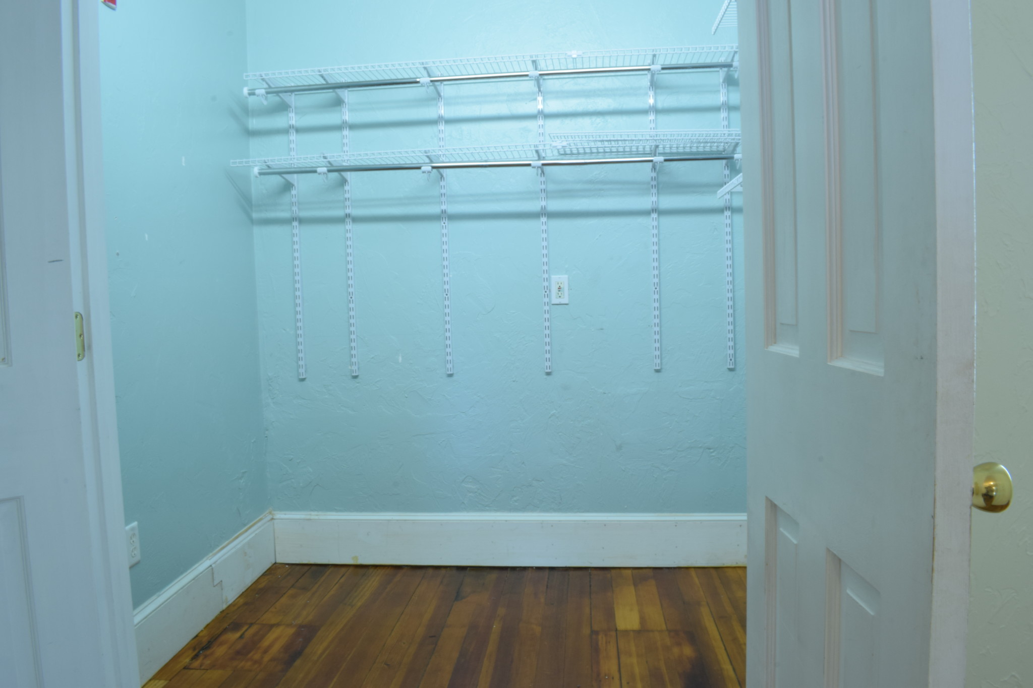 28 Yeamans St, Revere