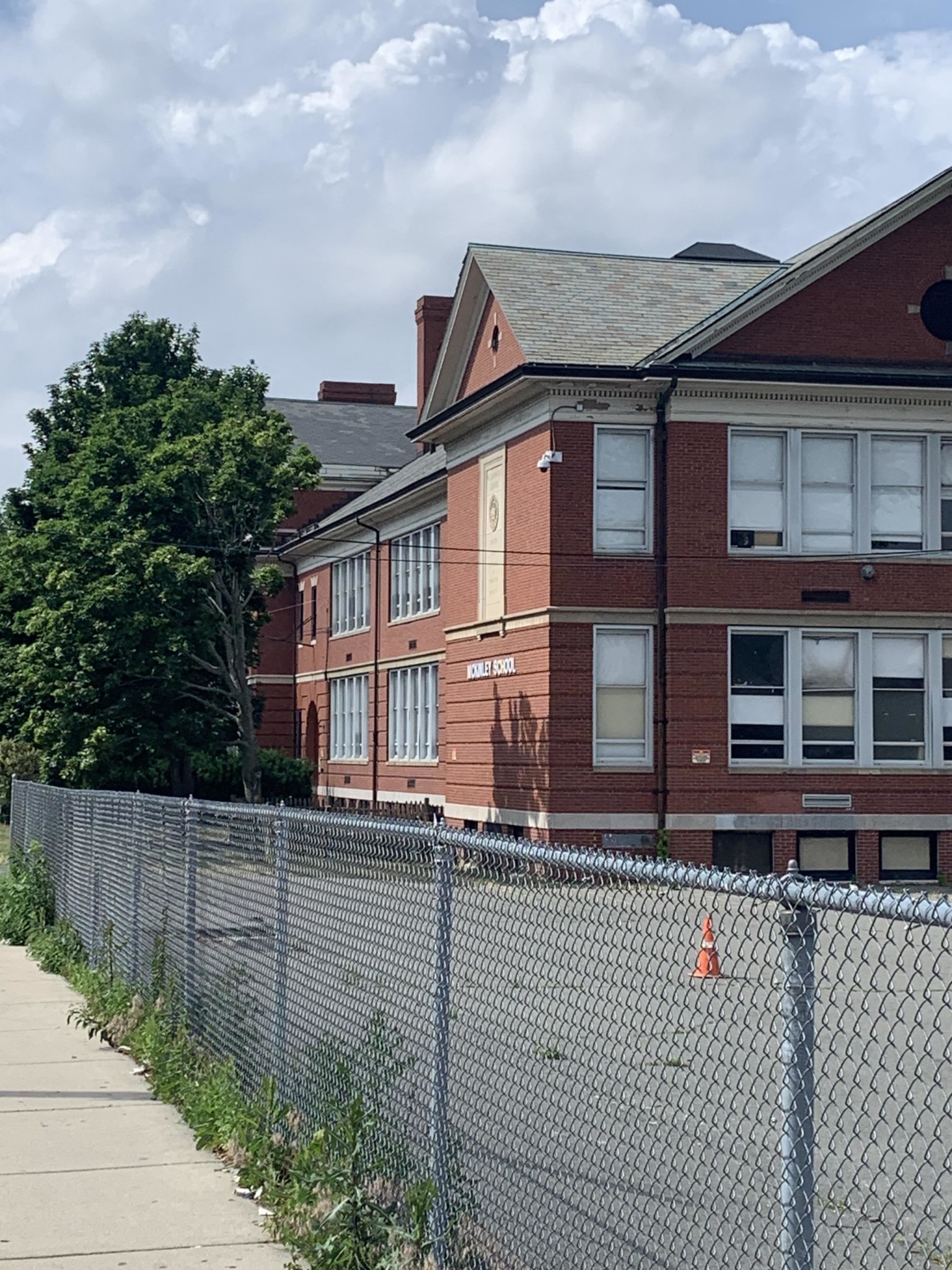 28 Yeamans St, Revere