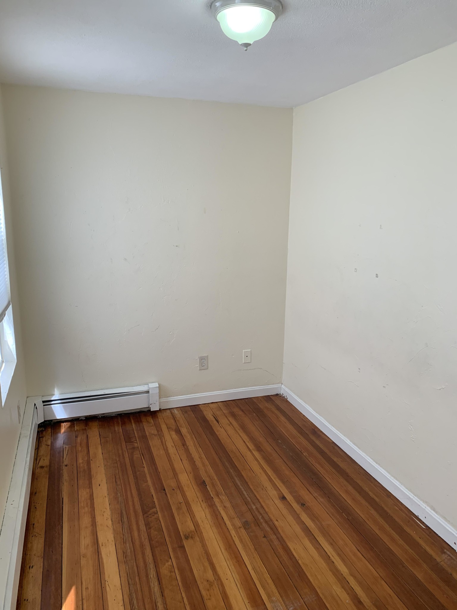 28 Yeamans St, Revere