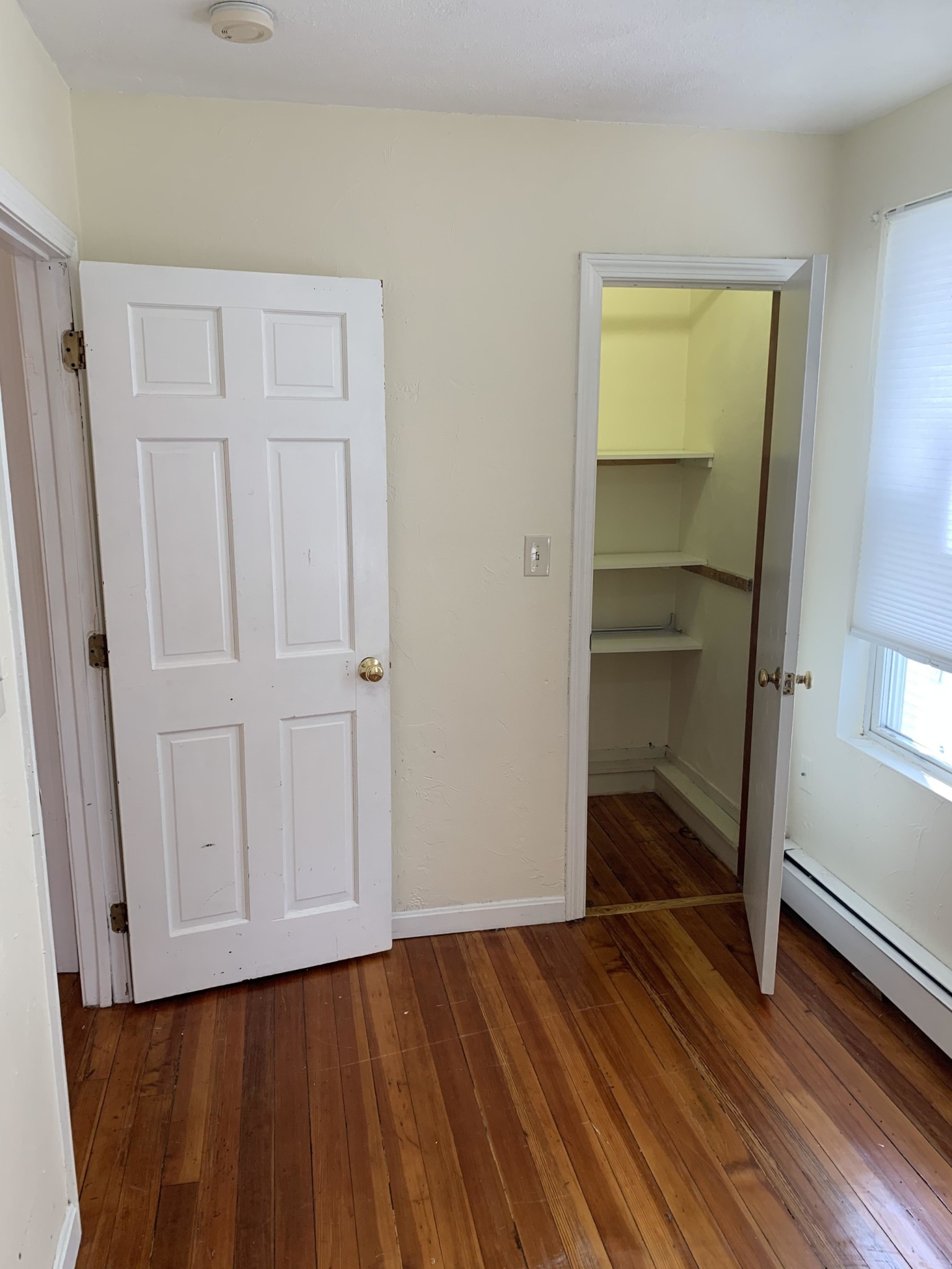 28 Yeamans St, Revere