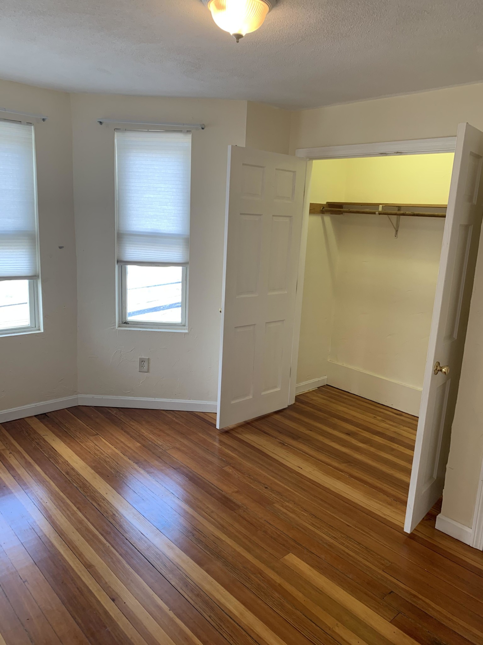 28 Yeamans St, Revere