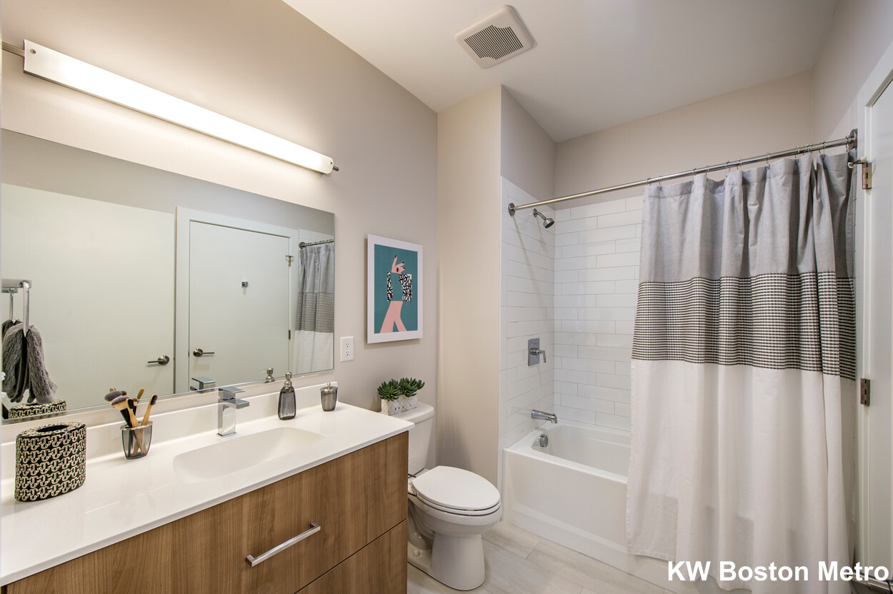 203 Concord Tpke, North Cambridge