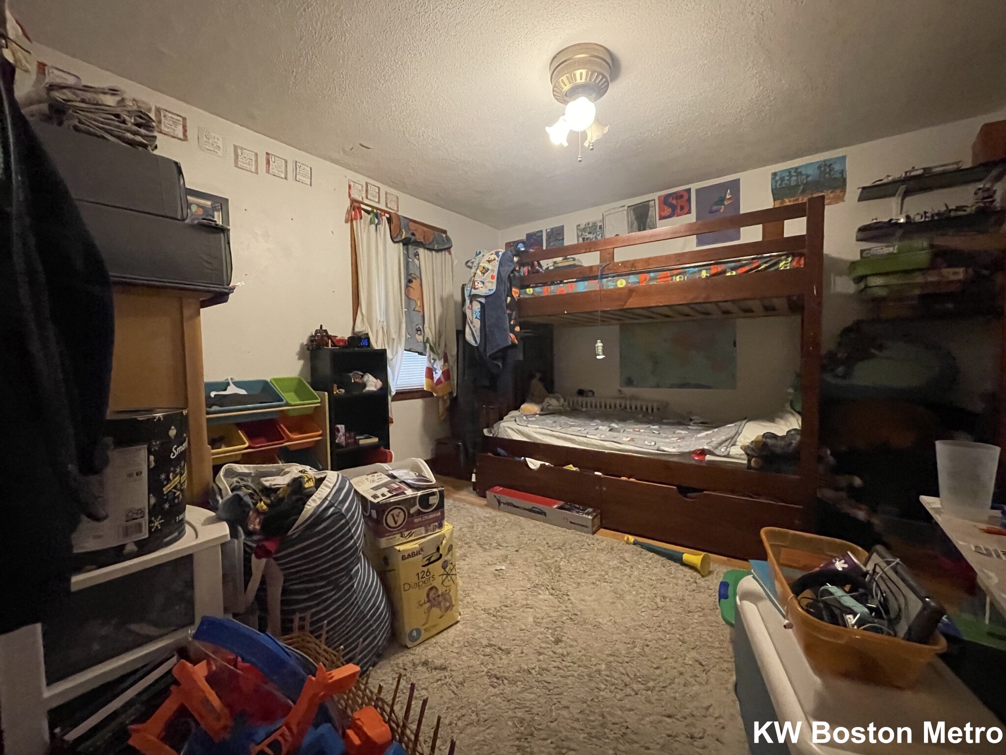 16 Hanson Rd, Saugus