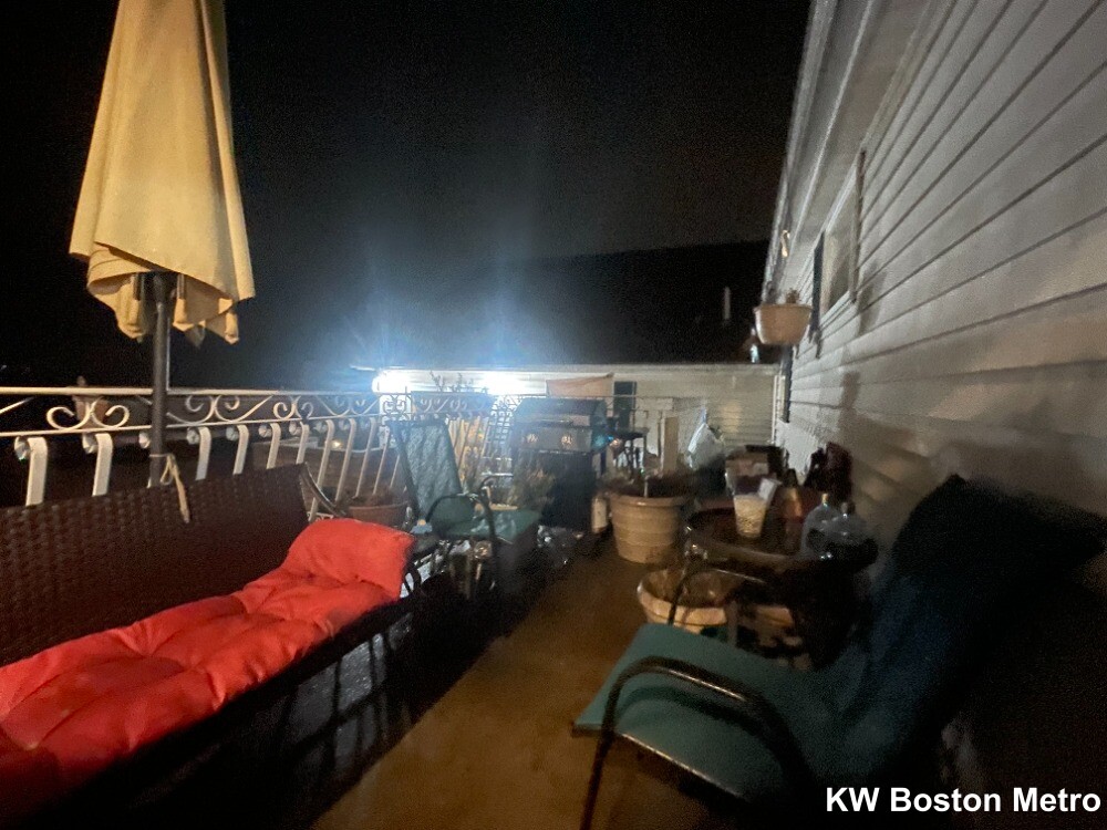 16 Hanson Rd, Saugus