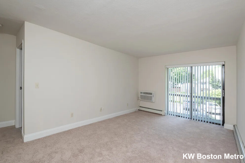 1 Canton Rd, North Quincy