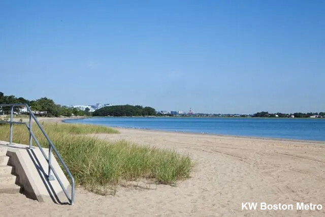 1 Canton Rd, North Quincy