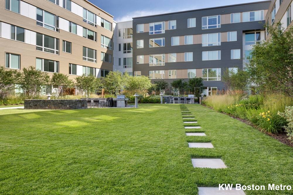 165 Cambridgepark Dr, North Cambridge