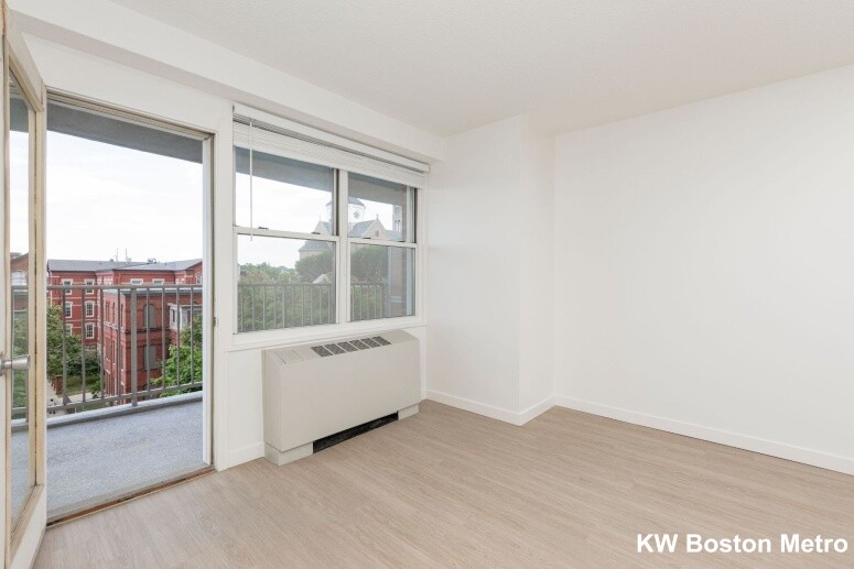 75 Saint Alphonsus St, Mission Hill