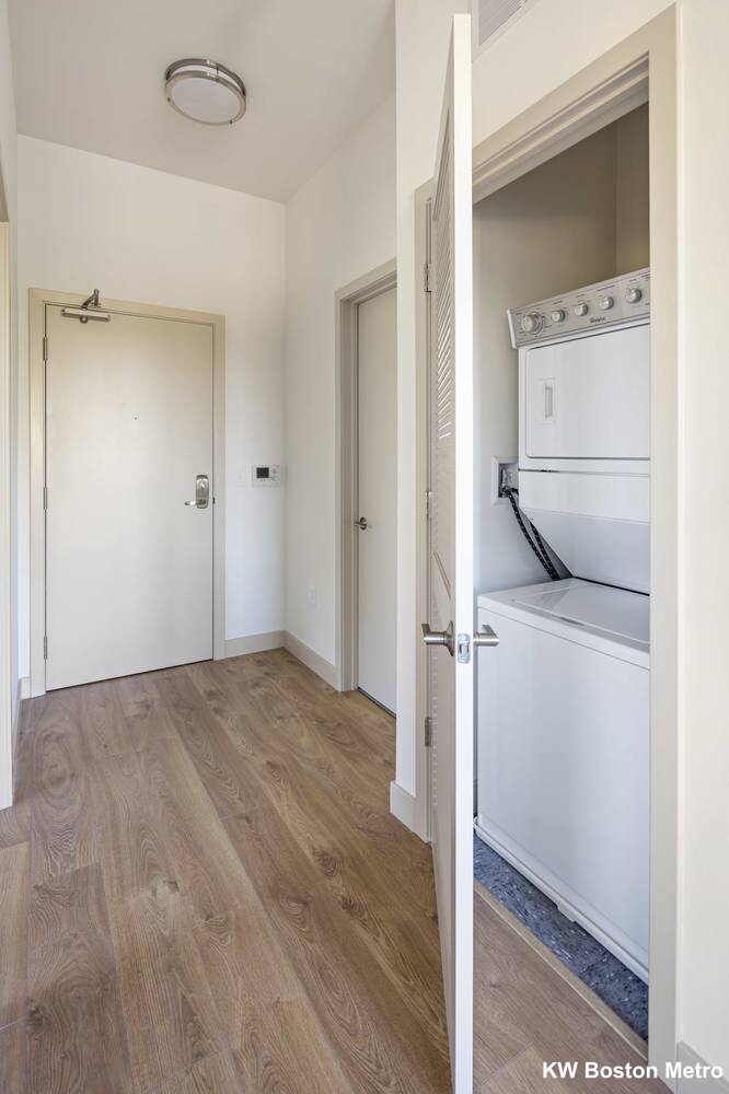 75 Saint Alphonsus St, Mission Hill