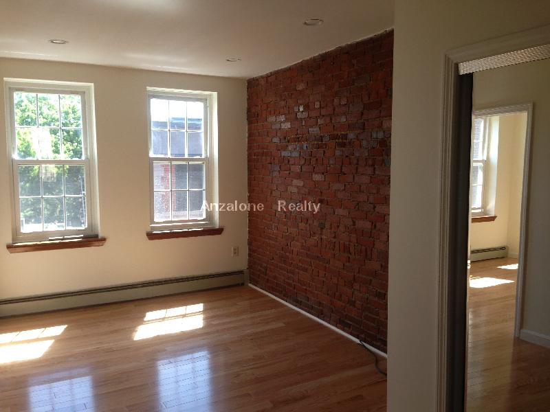 174 Salem St, North End