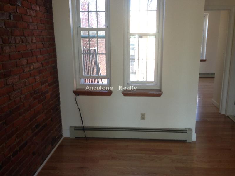 174 Salem St, North End