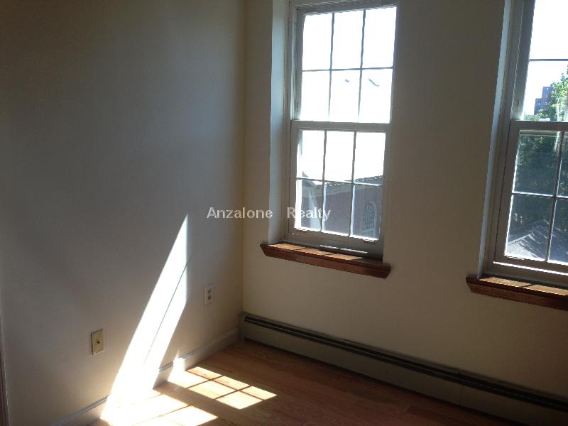 174 Salem St, North End