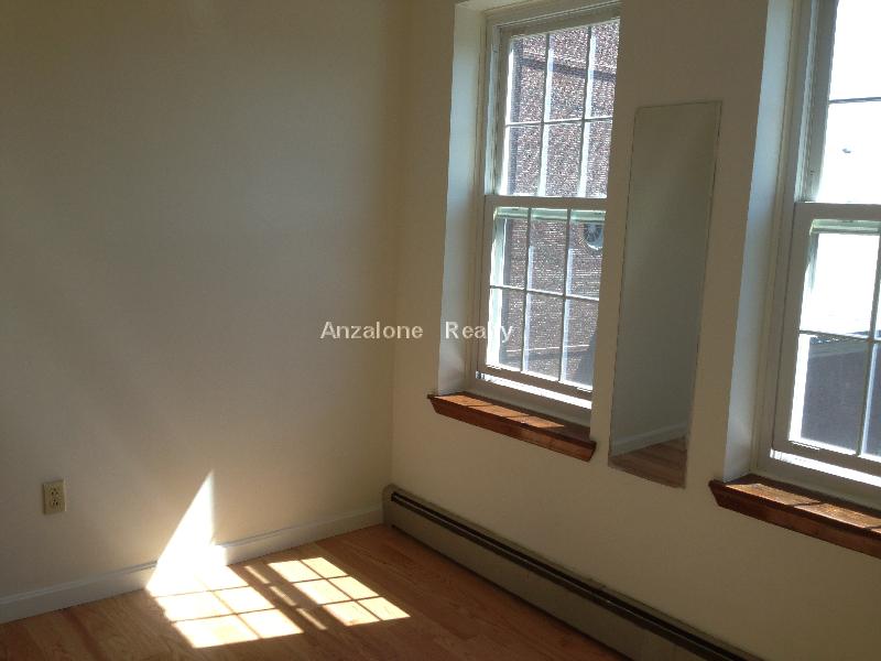 174 Salem St, North End