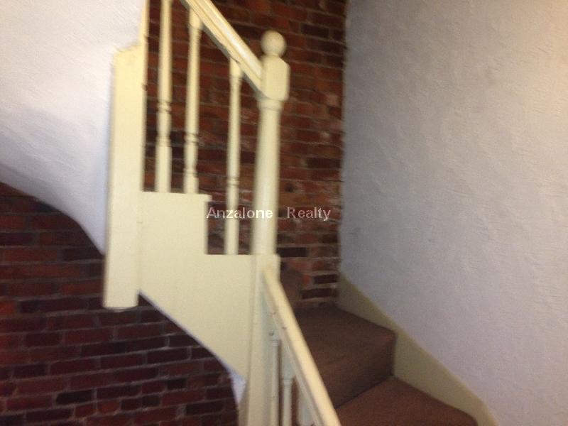 174 Salem St, North End