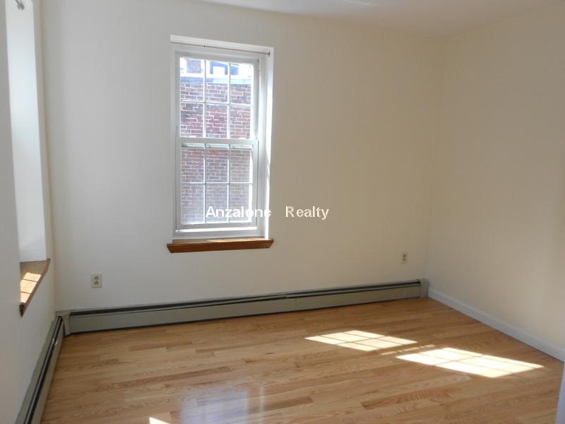 174 Salem St, North End