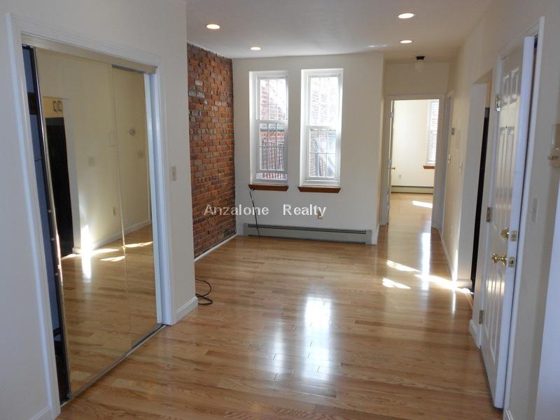 174 Salem St, North End