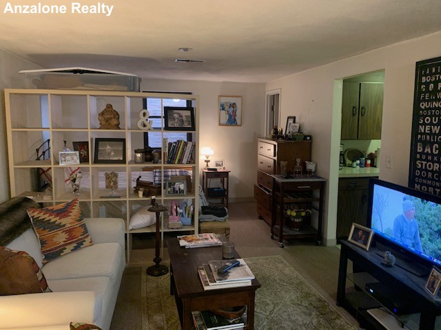 386 Commercial St, Waterfront