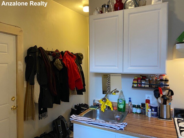 14 Unity St, North End