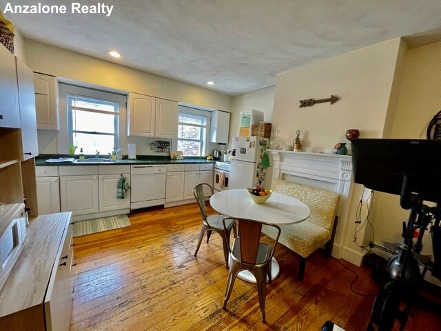 93 Endicott St, North End