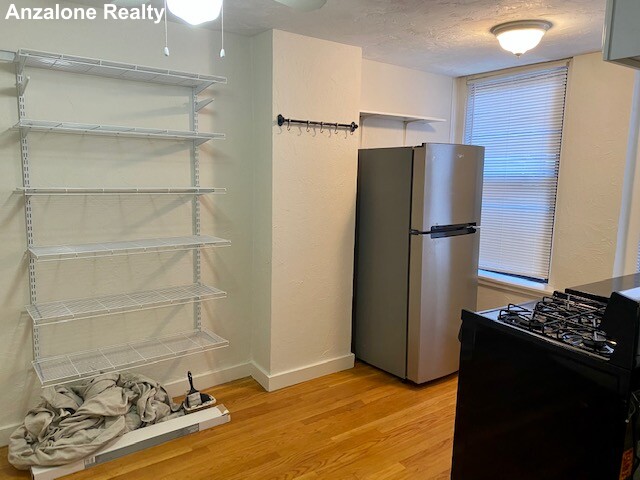 11 Charter St, North End