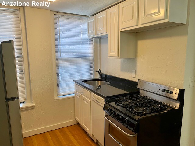 11 Charter St, North End