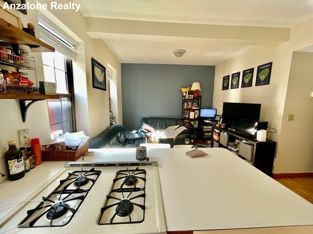 2 Baldwin Pl, North End