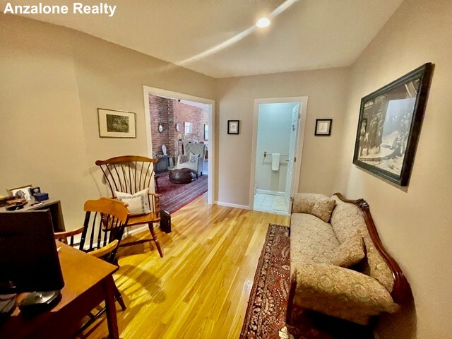 10 Garden Court St, North End