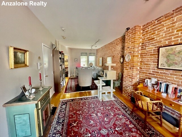 10 Garden Court St, North End