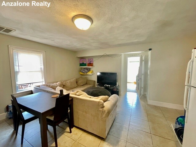 10 Harris St, North End