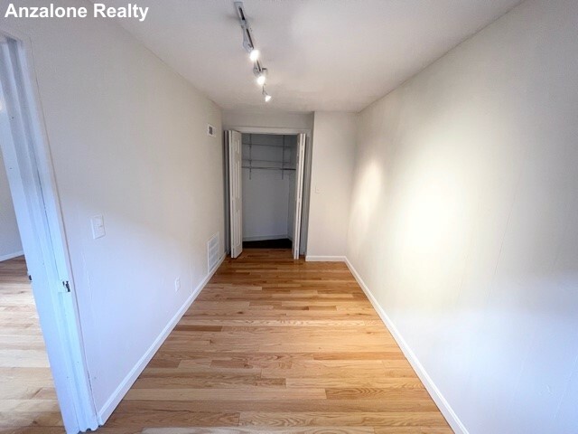 11 Charter St, North End