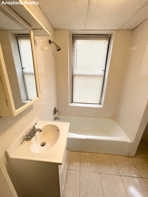 11 Charter St, North End