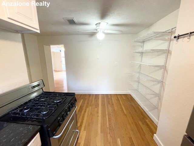 11 Charter St, North End