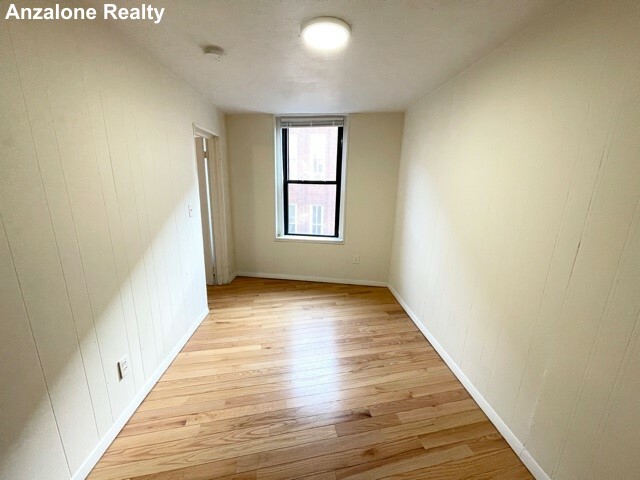 11 Charter St, North End