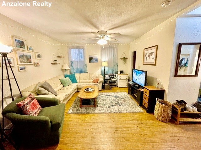4 Webster Pl. - North End